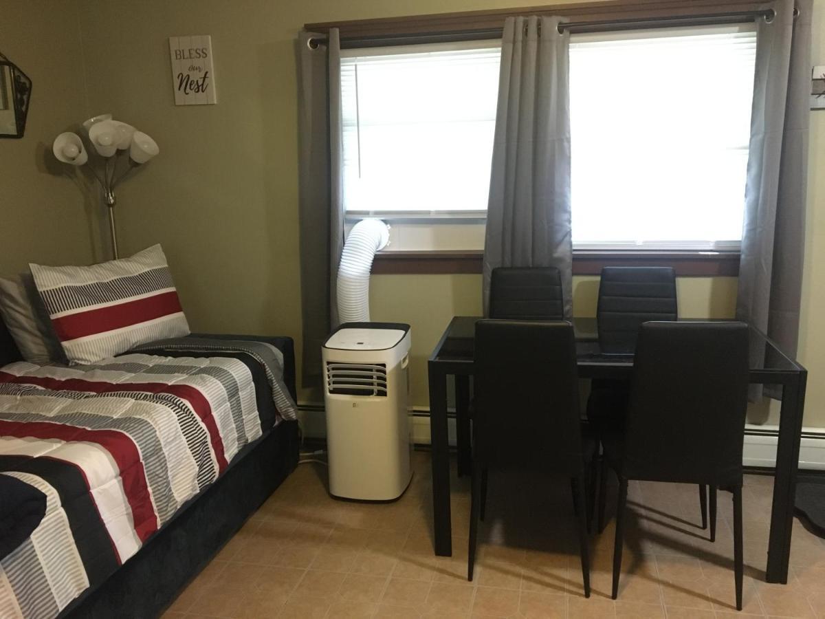 Home Away From Home, Recently Renovated North Troy Luaran gambar