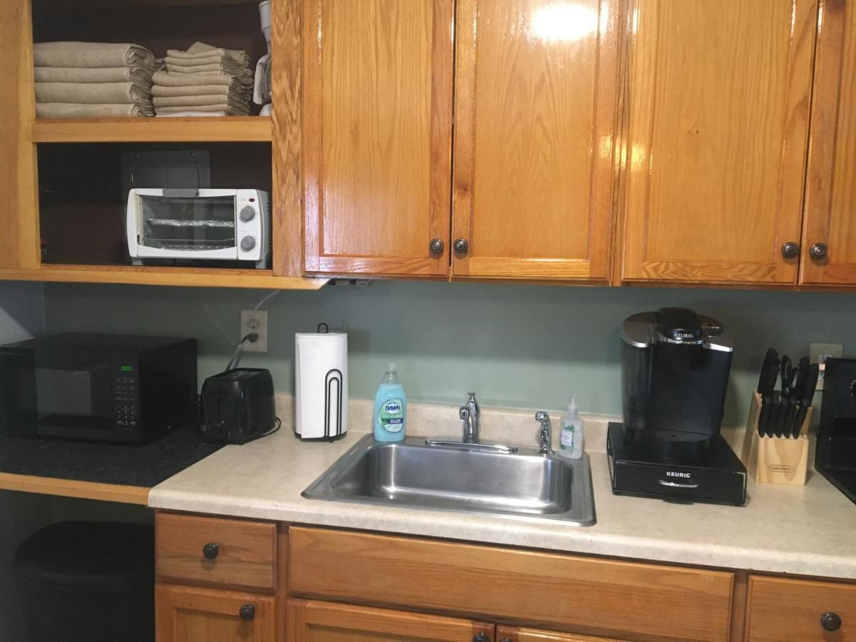 Home Away From Home, Recently Renovated North Troy Luaran gambar