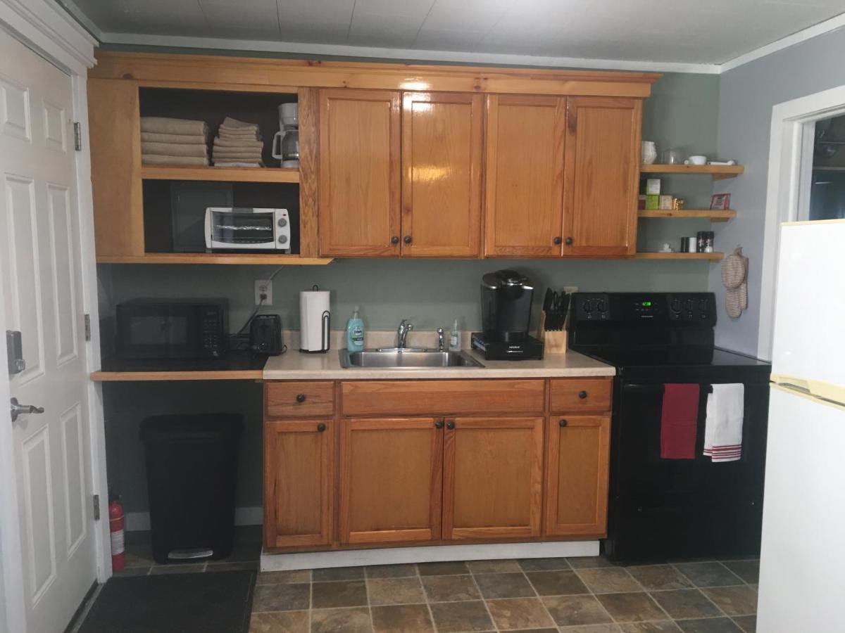 Home Away From Home, Recently Renovated North Troy Luaran gambar