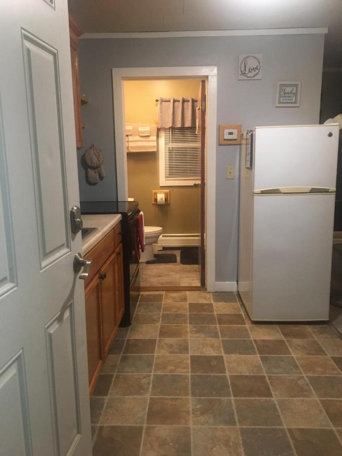 Home Away From Home, Recently Renovated North Troy Luaran gambar