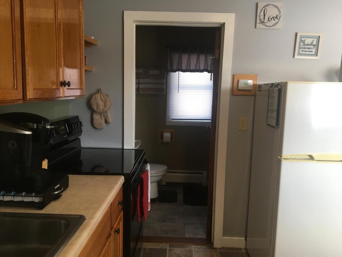 Home Away From Home, Recently Renovated North Troy Luaran gambar