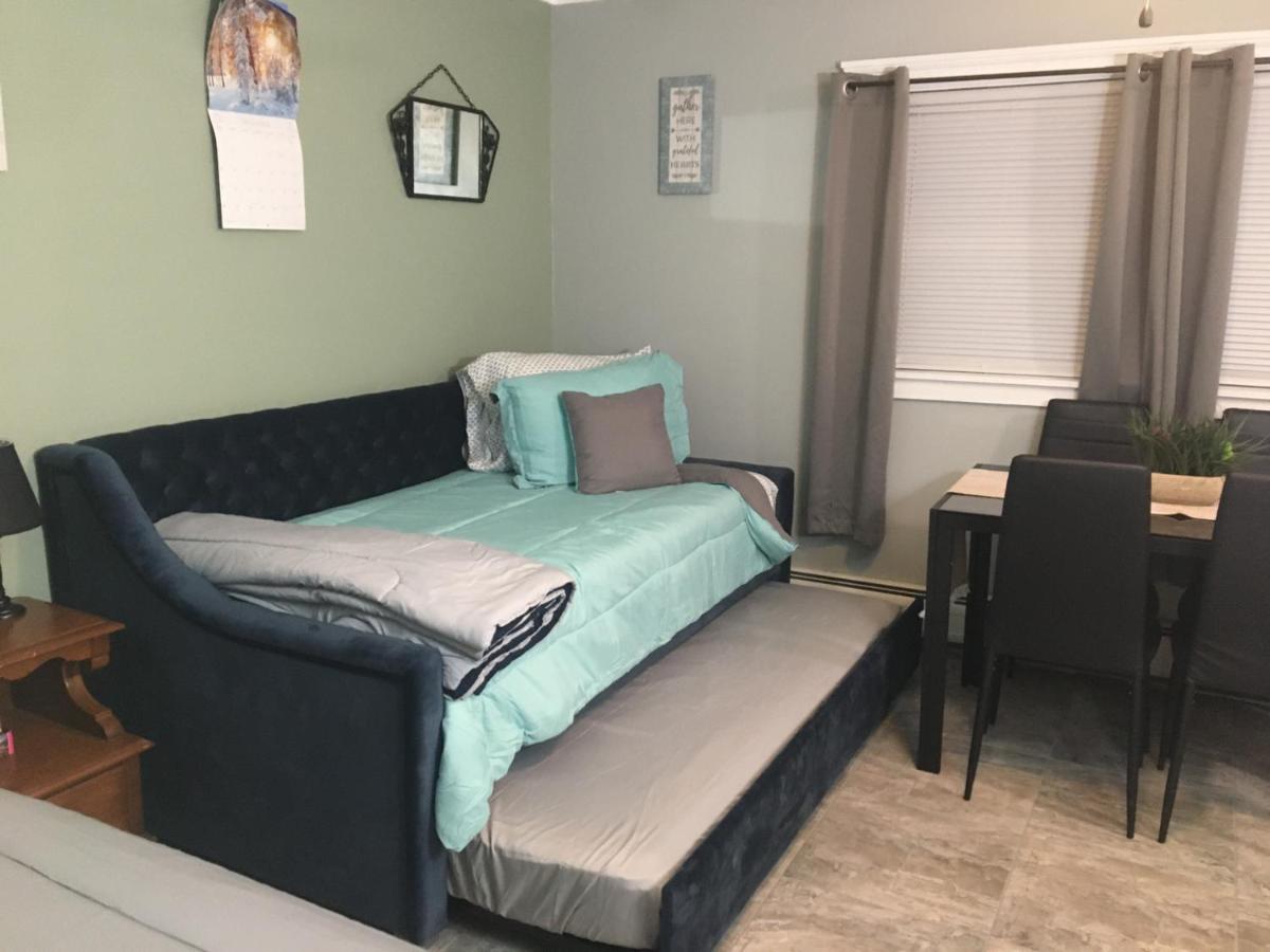 Home Away From Home, Recently Renovated North Troy Luaran gambar